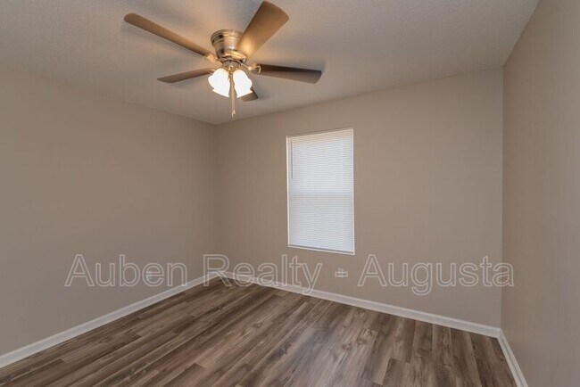 Building Photo - 2311 Walden Dr