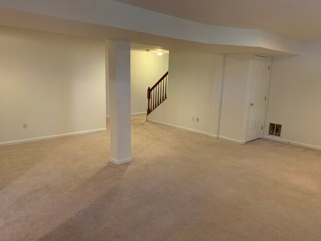 Building Photo - 18 Crimson Way