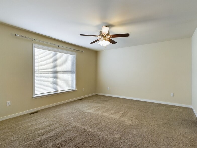 Building Photo - 3706 Perthshire Ln