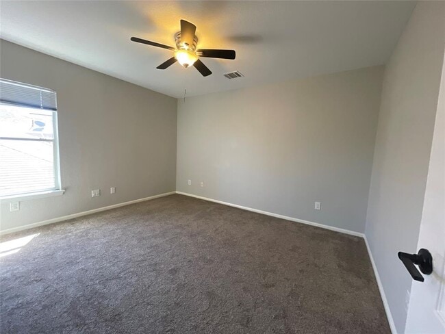 Building Photo - 3300 Bratton Heights Dr