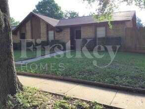 Building Photo - 6418 Briarknoll Dr