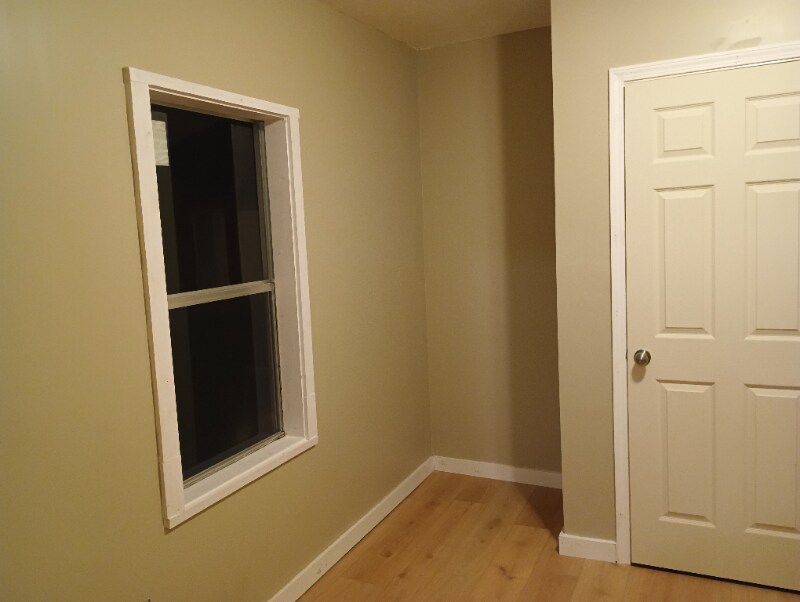 Building Photo - 821 W Cherry St