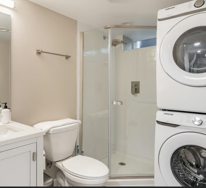 Building Photo - 529 20th Ave