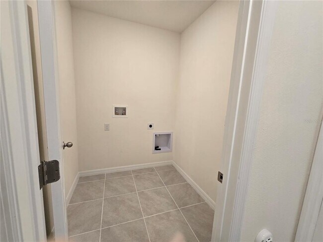 Building Photo - 5002 Foxglove Cir