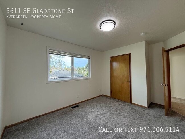 Building Photo - 3611 SE Gladstone St