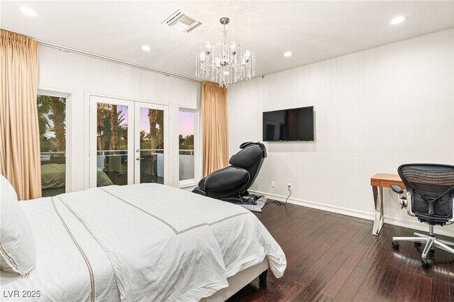 Building Photo - 2057 Troon Dr