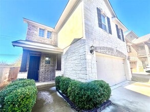 Building Photo - 9336 Hunter Ln