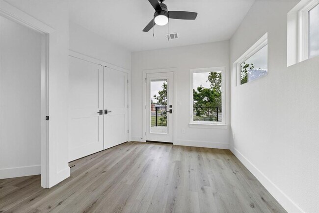 Building Photo - 8507 Hathaway Dr