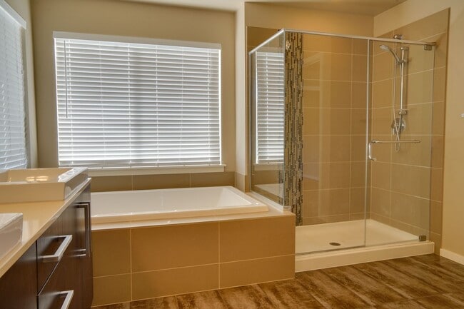 Building Photo - Luxury Oakleigh MainVue Home