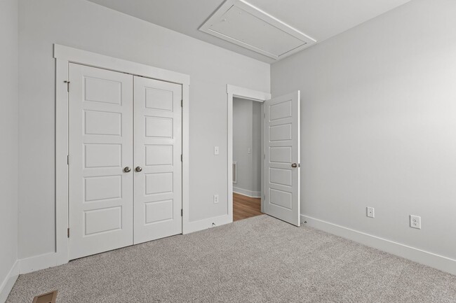 Building Photo - 118 Cottage Way