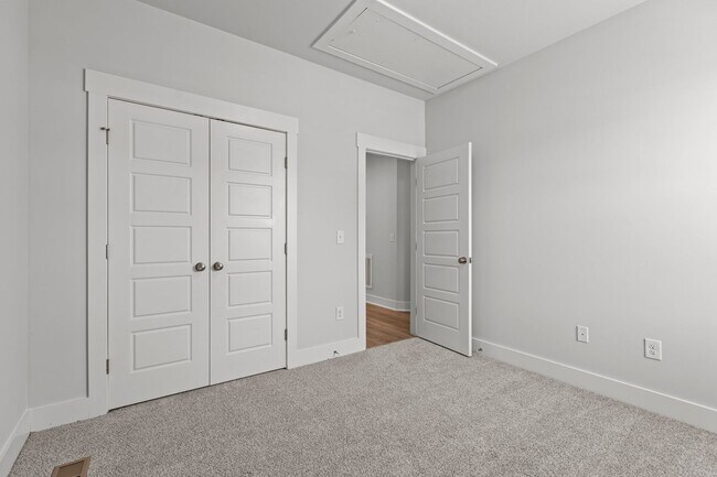 Building Photo - Beautiful 2 Bedroom/2 Bath in Chatham Park with garage!