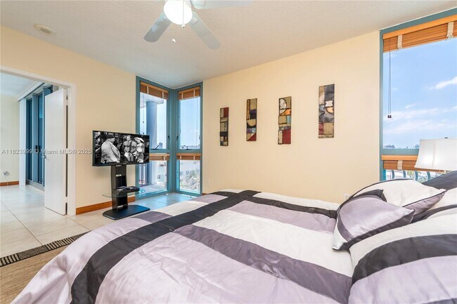 Building Photo - 1500 Ocean Dr
