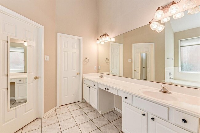 Building Photo - 1138 Jasons Bend Dr
