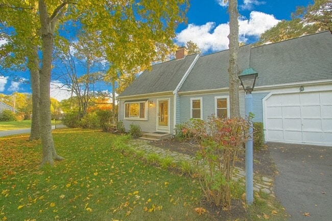 Building Photo - 253 Sudbury Ln
