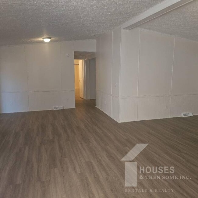 Building Photo - 214 Double Bridge Rd