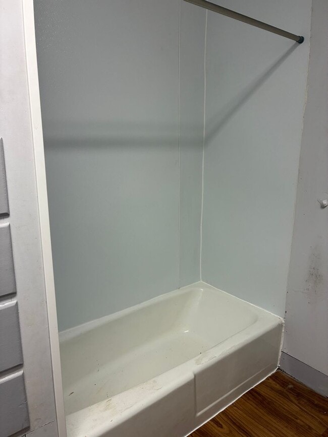 Building Photo - Charming 3-bedroom, 1-bath single-family home