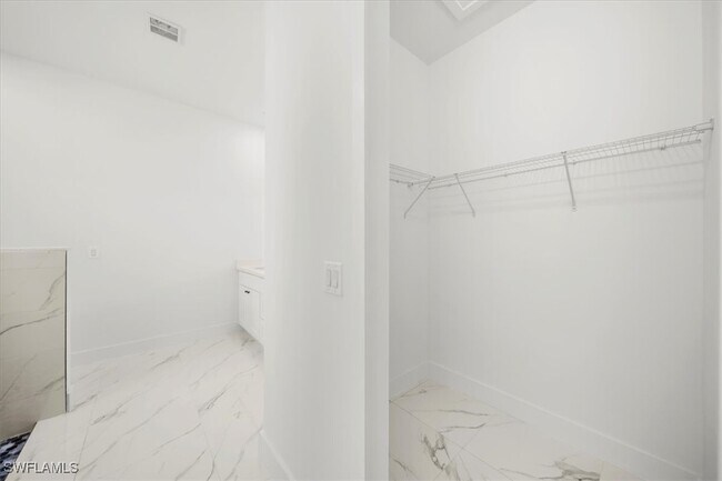 Building Photo - 1128 NE 33rd Terrace