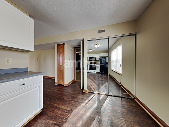 Building Photo - 6676 Wimbledon Drive
