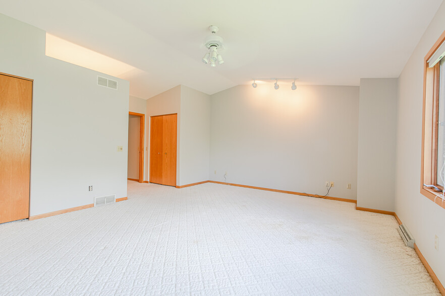 Building Photo - 2931 Marina Dr