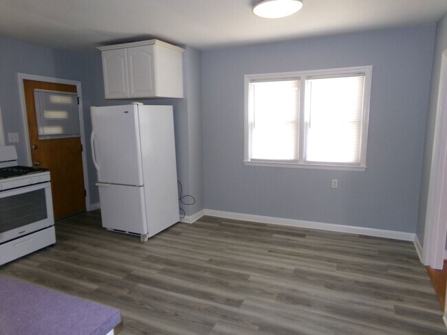 Building Photo - West Salem location