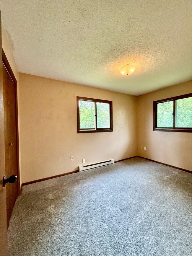 Building Photo - 1110/1114 2nd St SE