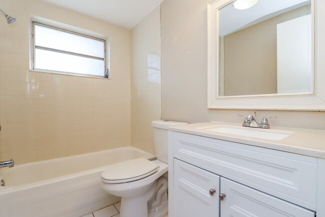 Building Photo - 6226 9th Ave