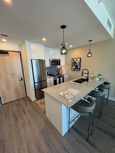 Building Photo - 120 NW 31st St