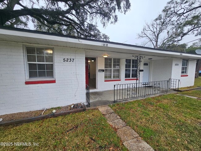 Primary Photo - 5237 San Juan Ave
