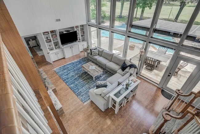 Building Photo - 22 Winged Foot Dr