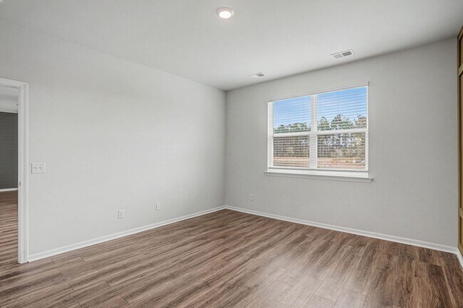 Building Photo - 3 BED | 2 BATH | TWO CAR GARAGE | SAVANNAH QUARTERS | AVAILABLE NOW