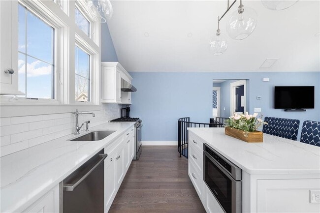 Building Photo - 14 E Pointe Ct