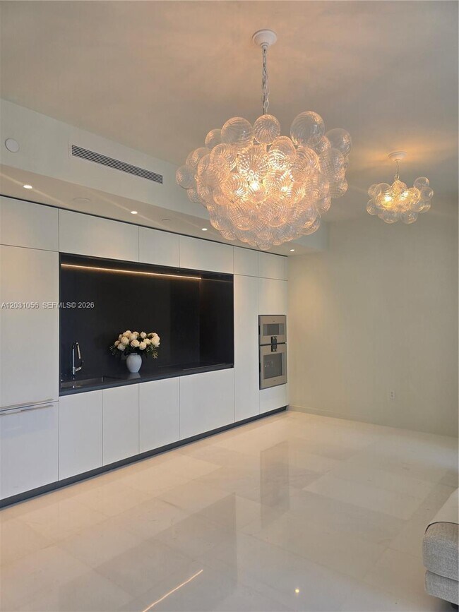 Building Photo - 300 Biscayne Blvd Way