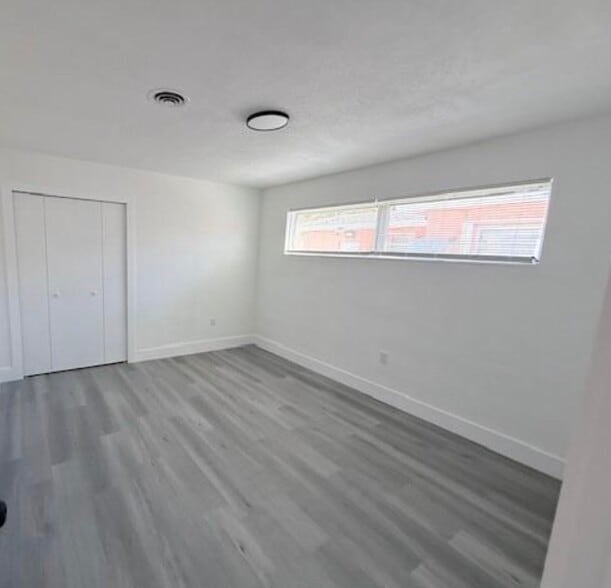 Building Photo - 275 NE 173rd St