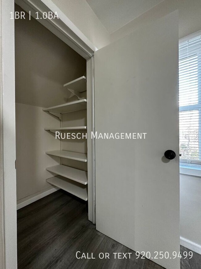 Recently Remodeled 1 Bedroom Upper Duplex 728 Madison St Little