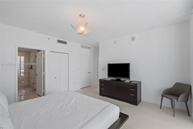 Building Photo - 90 SW 3rd St