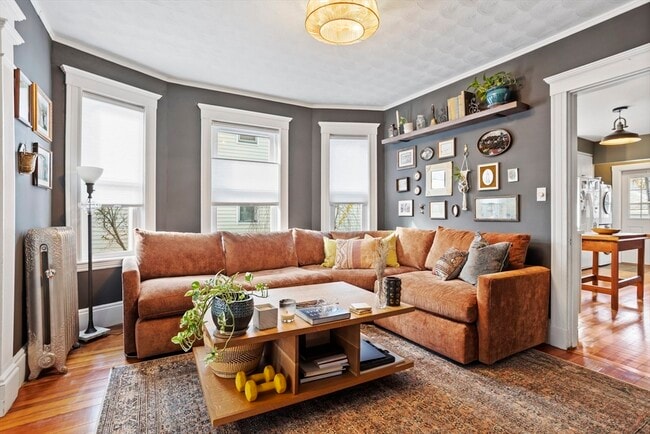 Building Photo - 36 Windsor St