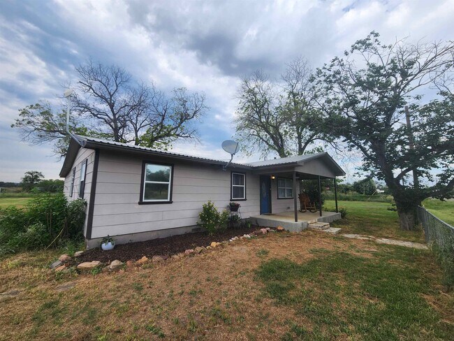 Building Photo - 624 CR 408