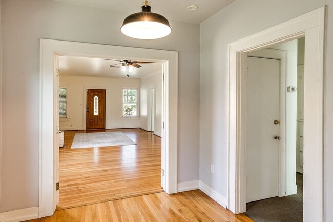 Building Photo - Cultural District Rental