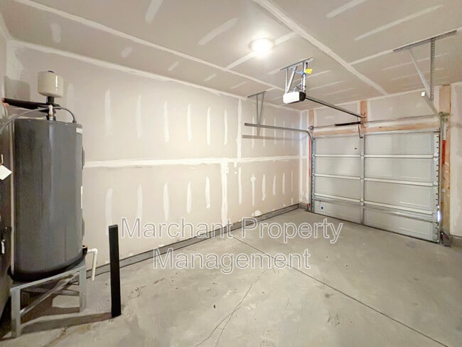 Building Photo - 415 Batten Rd