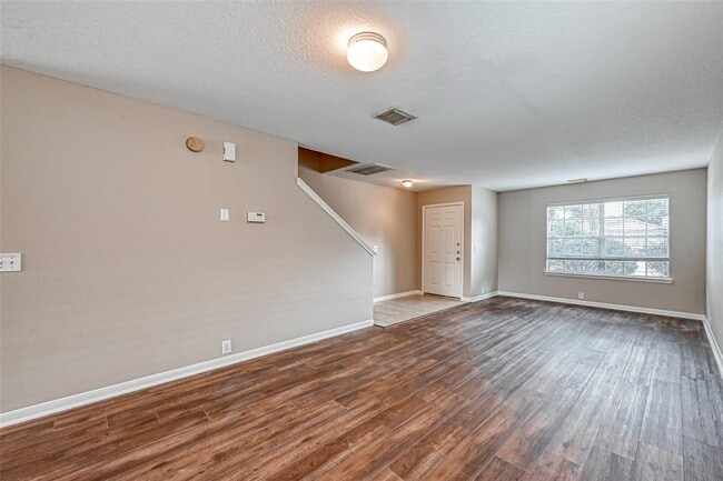 Building Photo - 11918 Solon Springs Dr