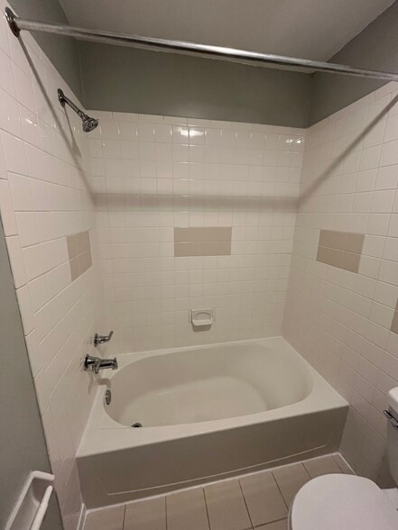 Building Photo - 4900 Walton Ave