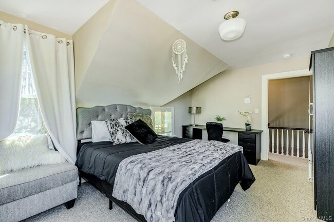 Building Photo - 43 James St