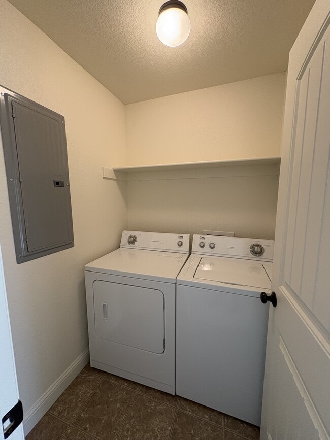 Building Photo - 3917 Gunsmoke Rd