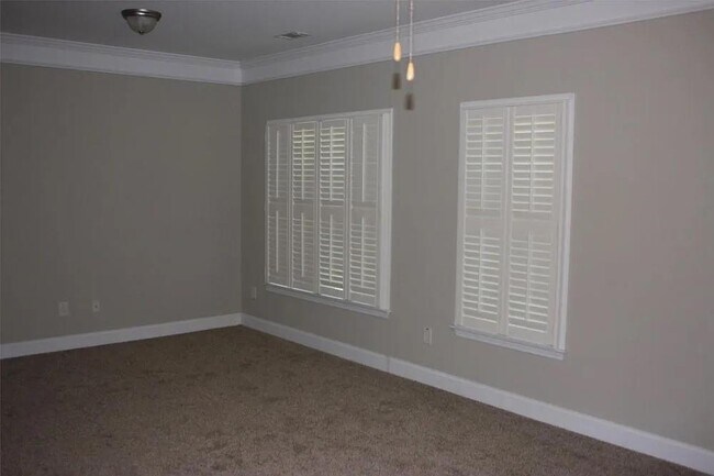 Building Photo - 12442 Waterside Dr
