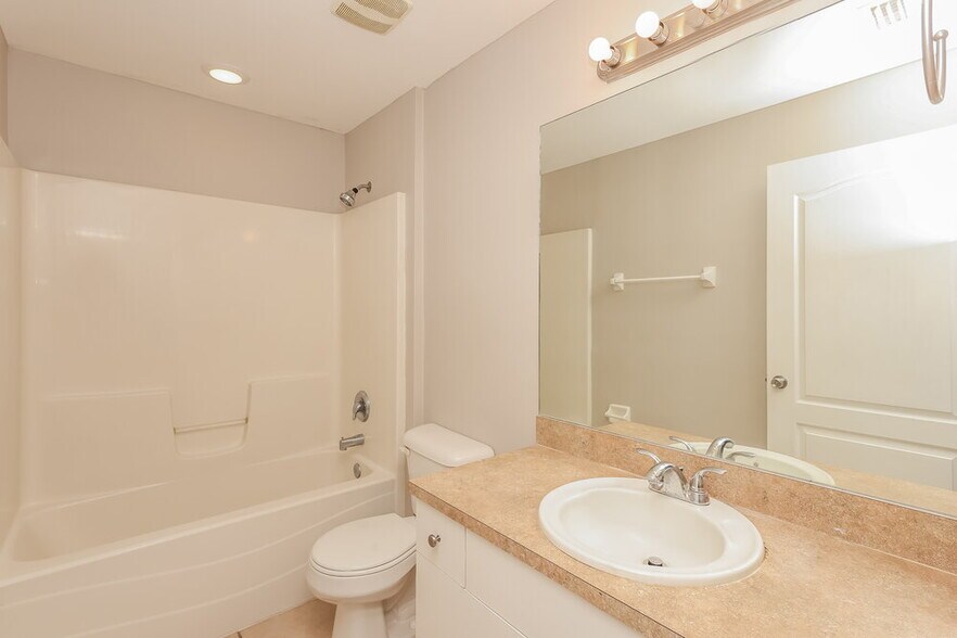 Building Photo - 3207 46th St W