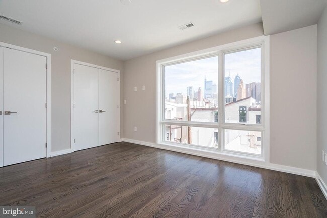 Building Photo - 1432 Clymer St