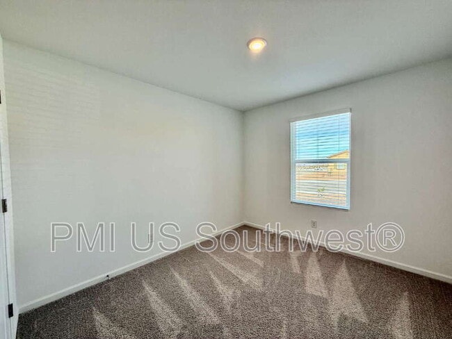 Building Photo - 2580 View Way