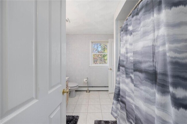 Building Photo - 42 Rollingwood Dr