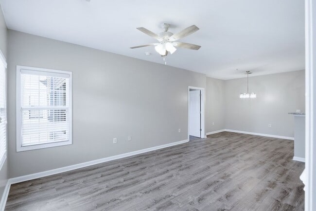 Building Photo - 2 Bedrooms 2 Bathrooms Condo