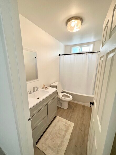 Building Photo - 609 N Fulton St